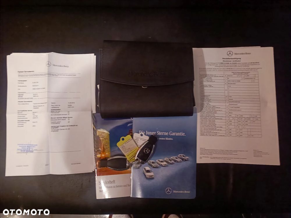 Mercedes-Benz Klasa E 200 T CGI BlueEFFICIENCY 7G-TRONIC Avantgarde - 33