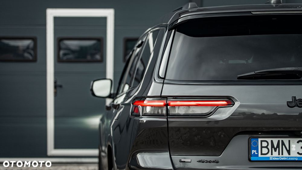 Jeep Grand Cherokee - 30