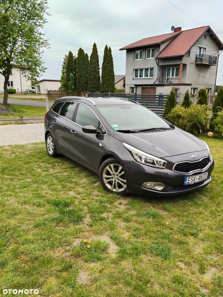 Kia Ceed 1.6 CRDi 128 Dream Team Edition - 1