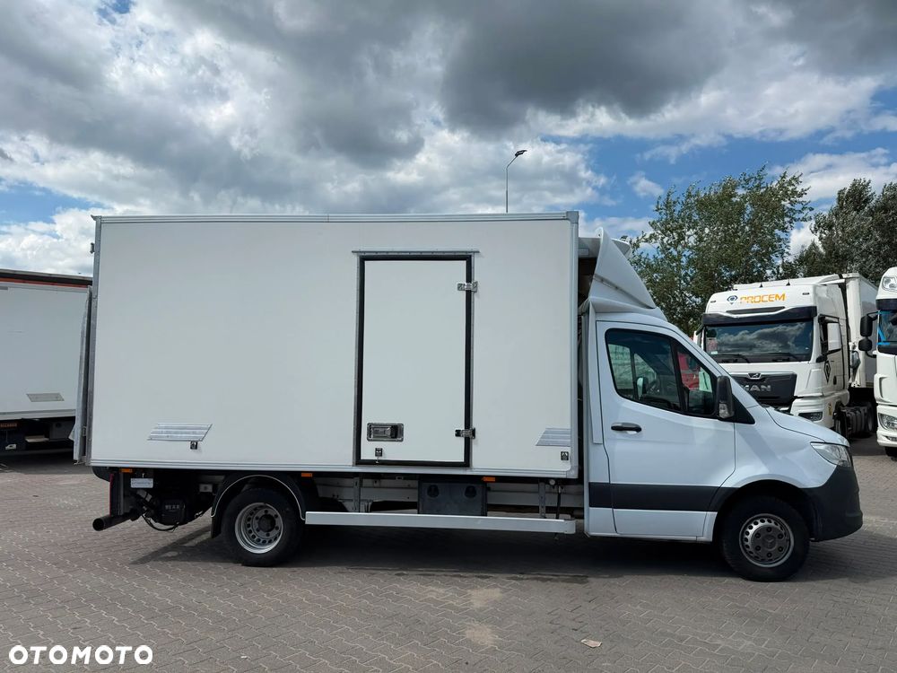 Mercedes-Benz Sprinter - 4