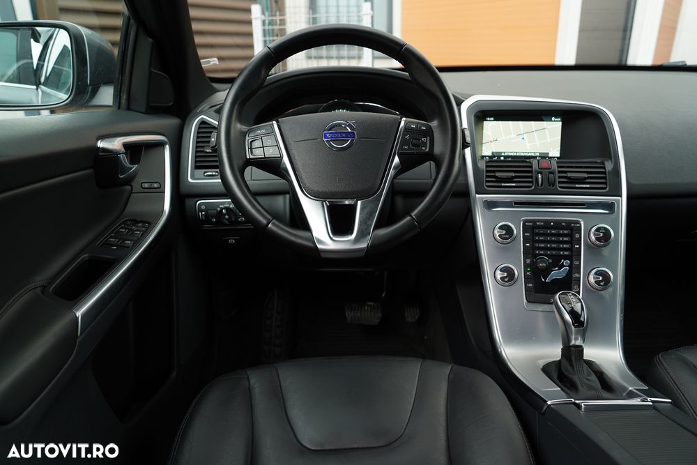 Volvo XC 60 D4 AWD Geartronic Summum - 10