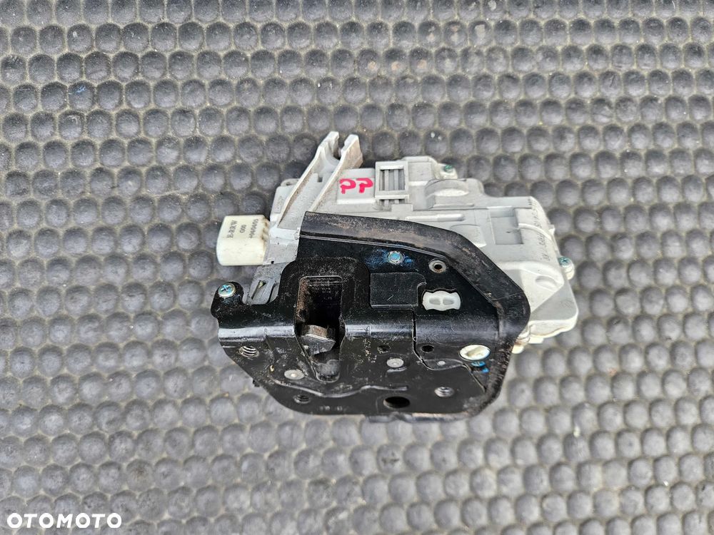 Zamek Drzwi 4F1837015 4F1837016 Rygiel Lewy Prawy Przod Przedni Europa Audi A6 C6 A3 8P - 29