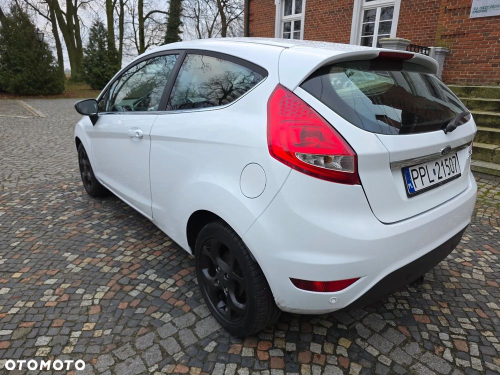 Ford Fiesta - 9