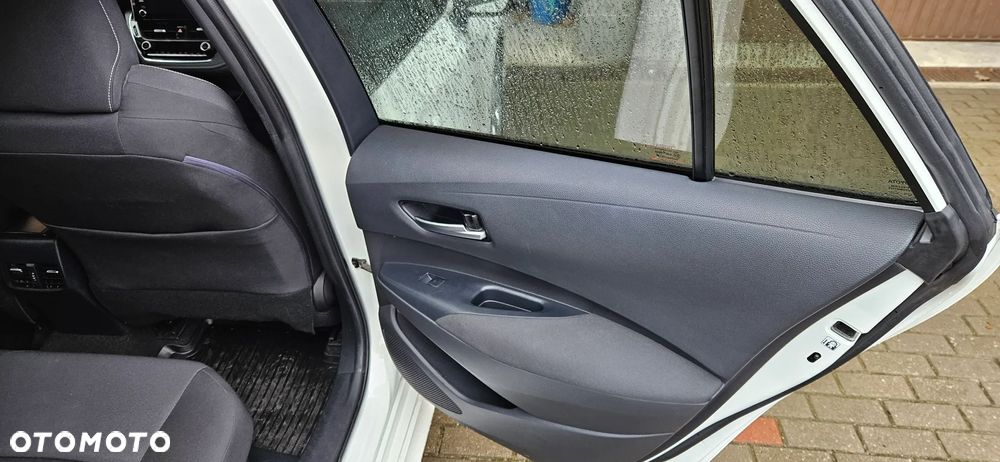 Toyota Corolla 1.8 Hybrid Comfort - 26