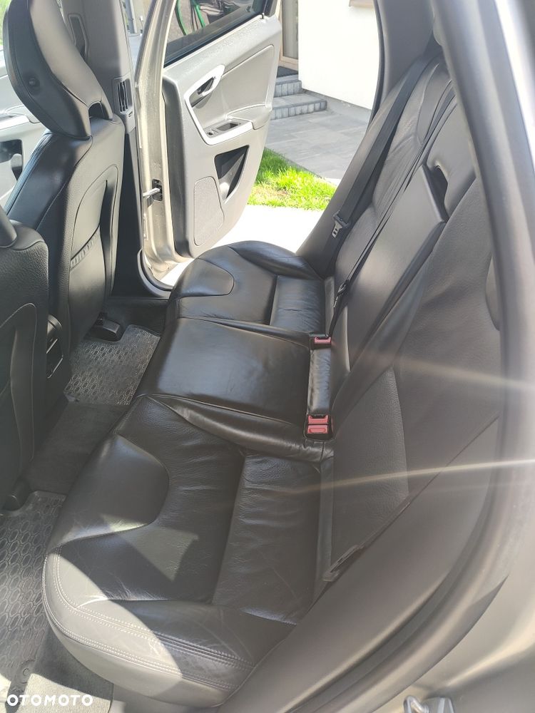 Volvo XC 60 - 4