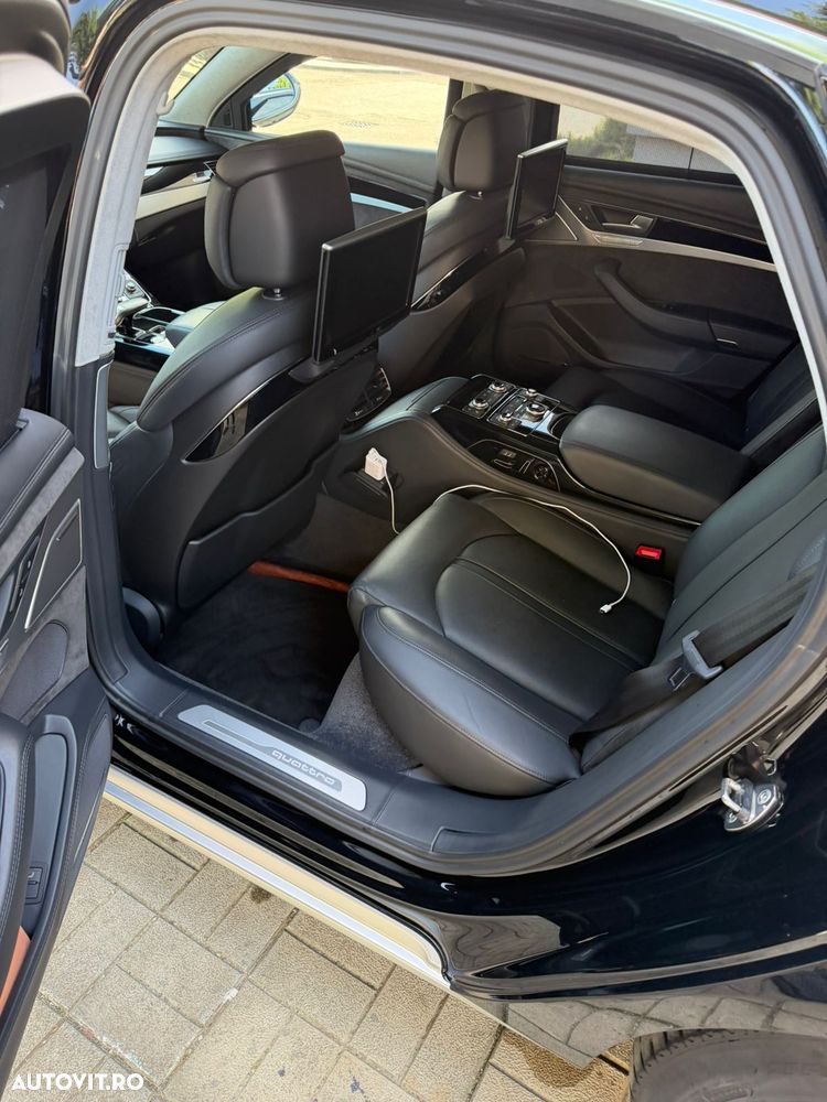 Audi A8 - 4