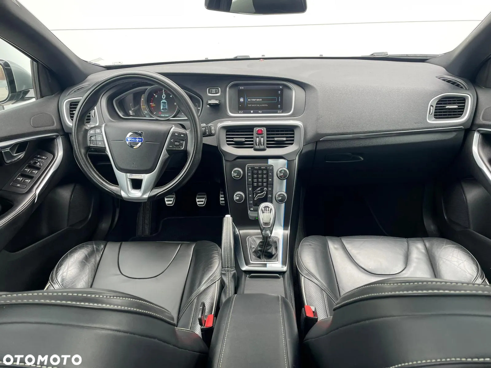 Volvo V40 D2 R-Design - 21