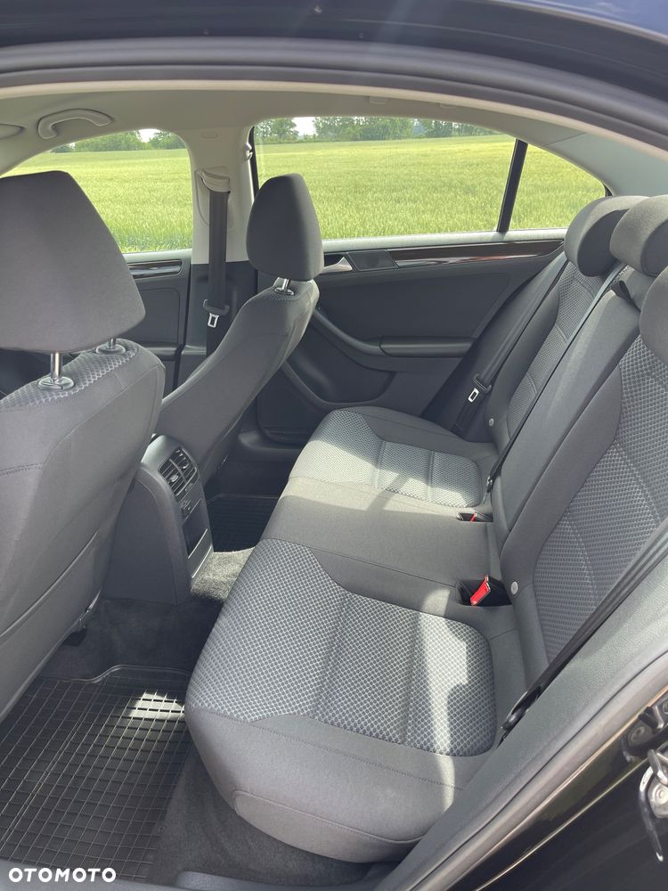 Volkswagen Jetta 1.2 TSI Comfortline - 29