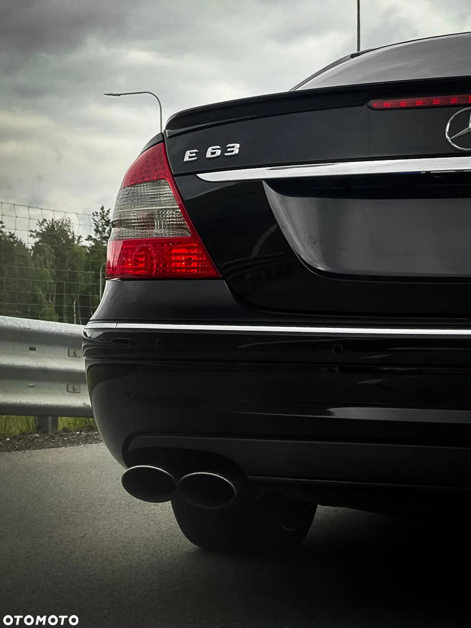 Mercedes-Benz Klasa E 63 AMG - 12