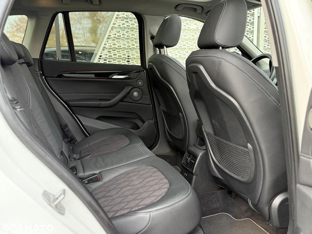 BMW X1 xDrive20i GPF xLine - 23