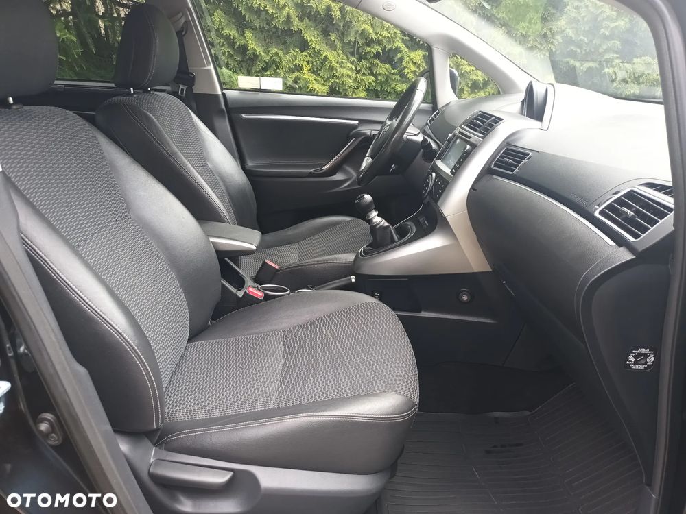 Toyota Verso 1.8 Prestige 7os EU6 - 14