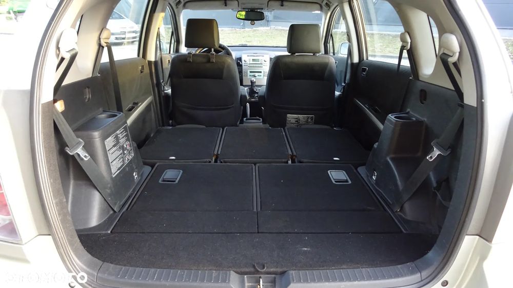 Toyota Corolla Verso 1.8 Sol 7os - 13