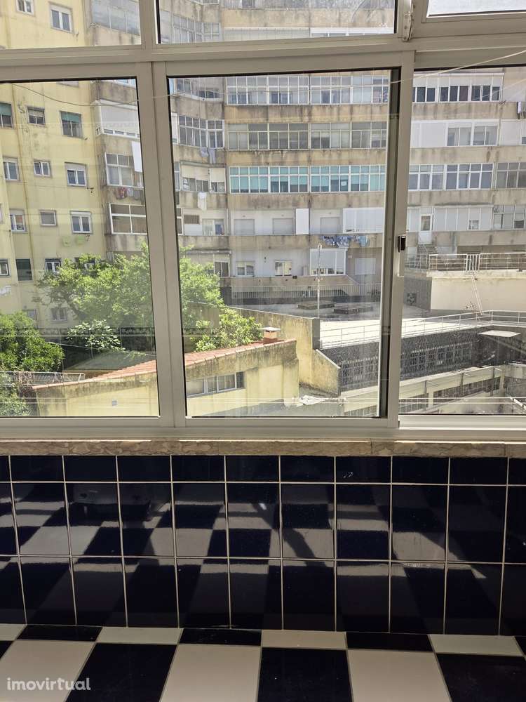 T2 Alvalade semi-equipado - Grande imagem: 2/8