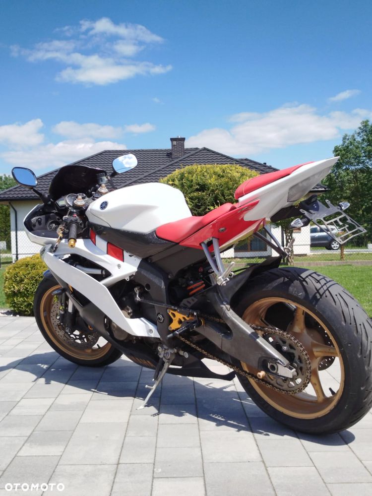 Yamaha R6 - 7