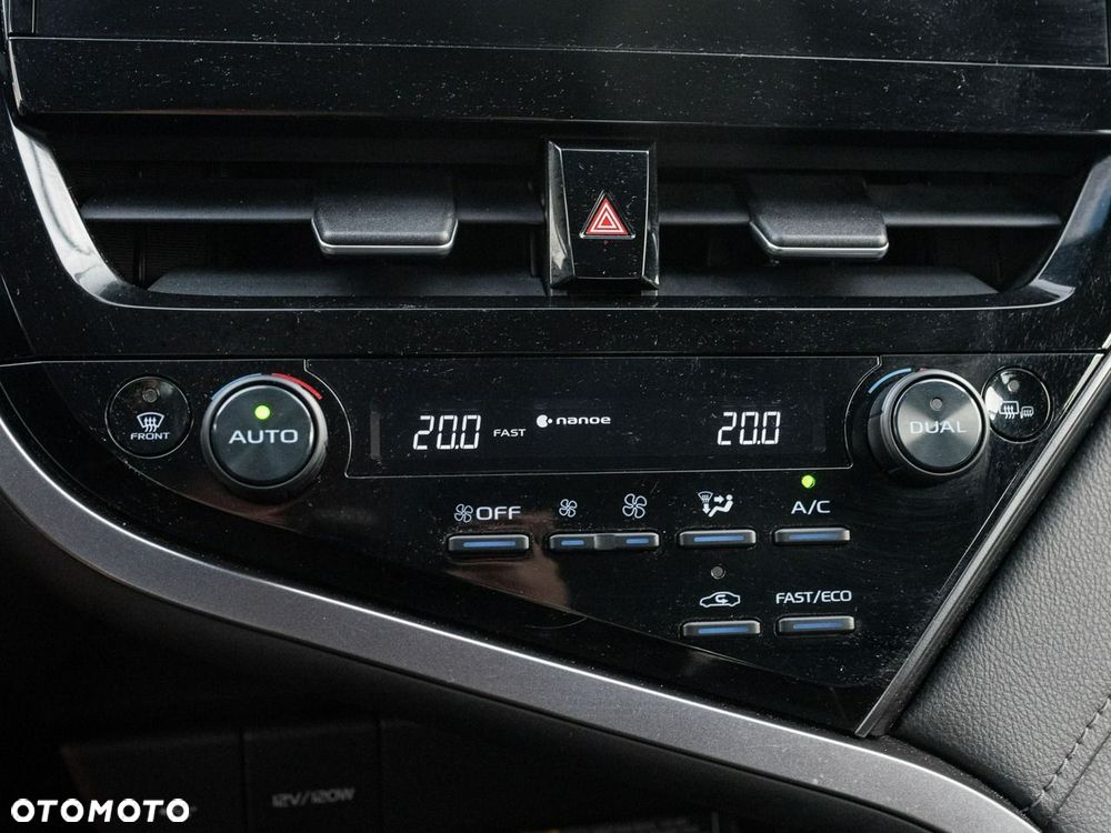 Toyota Camry - 18