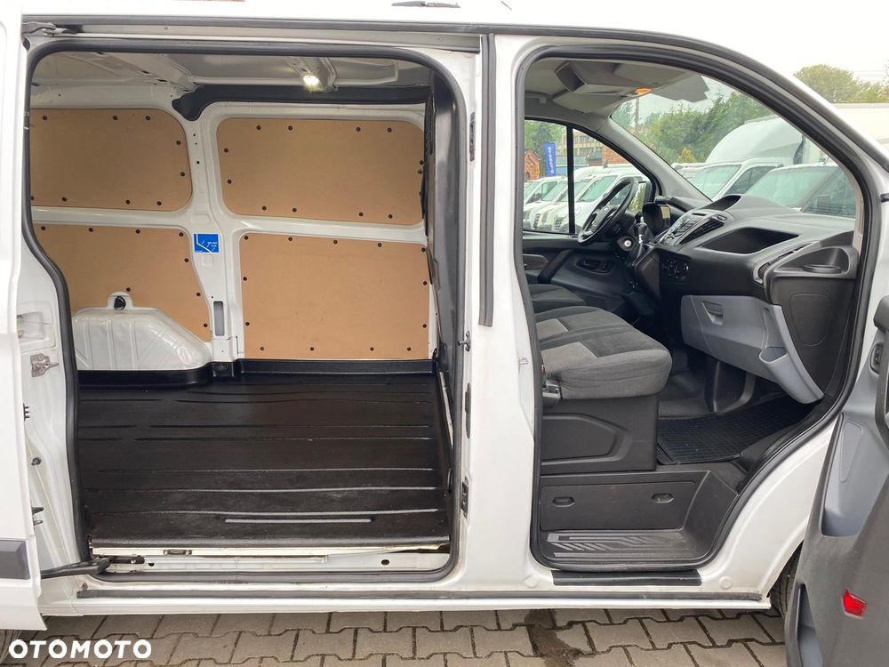 Ford TRANSIT CUSTOM - 21