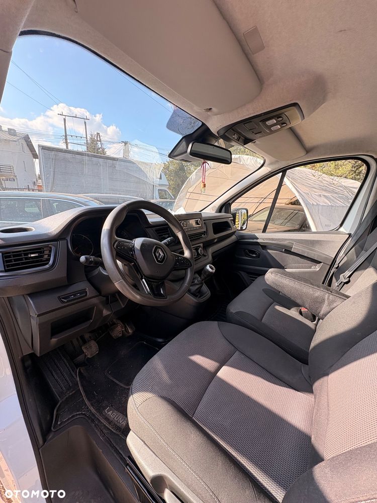 Renault Trafic - 15