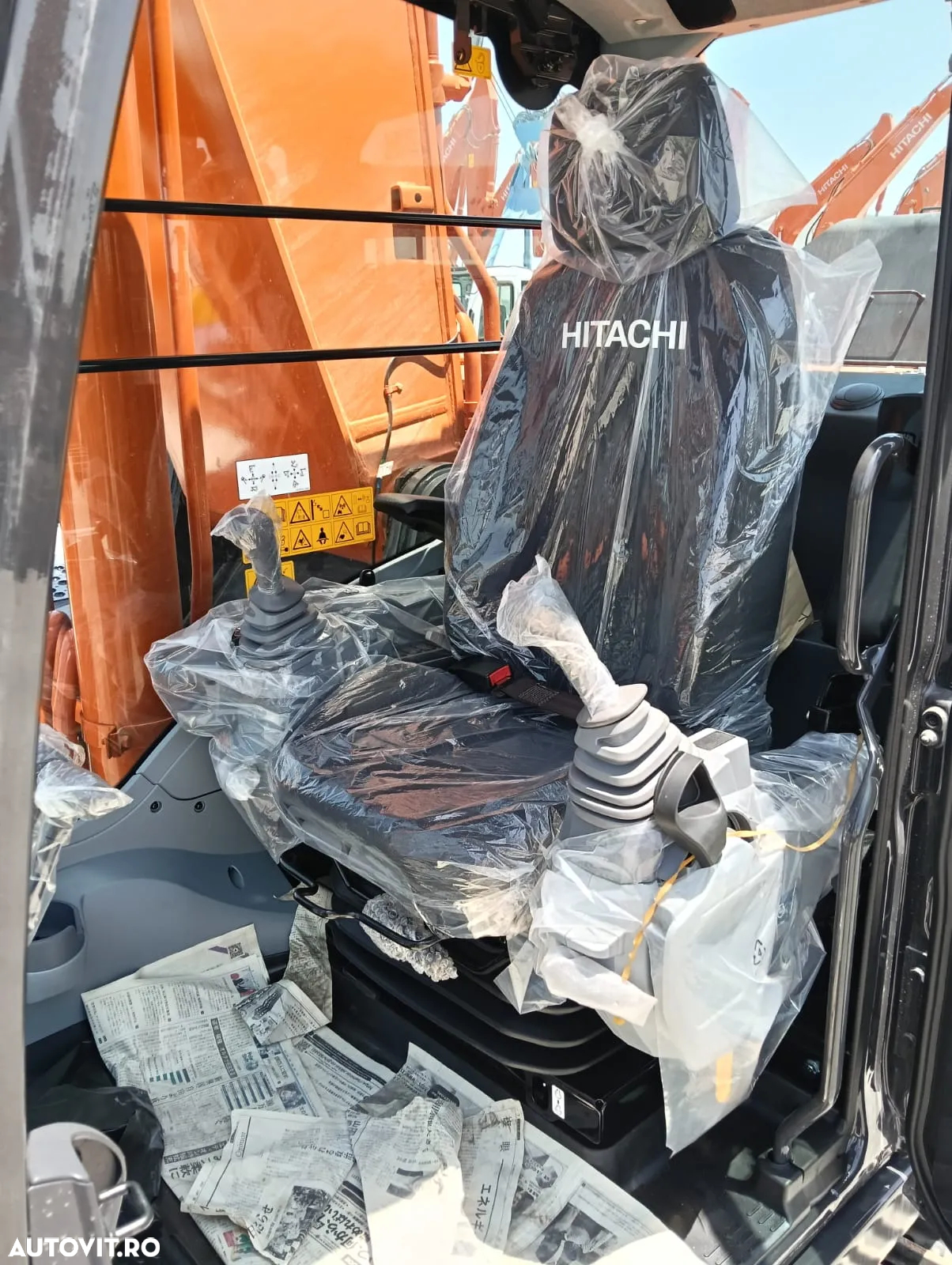 Hitachi Zaxis 350 - 7G, An 2025, Made in Japan - 13