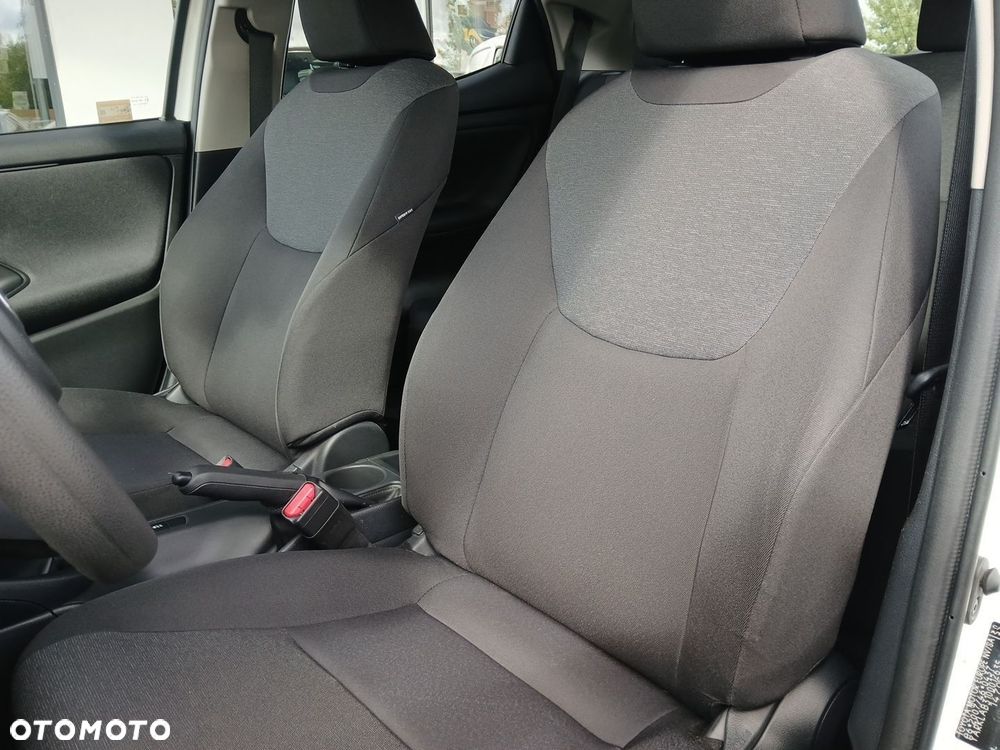 Toyota Yaris - 37