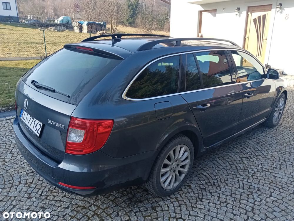 Skoda Superb 2.0 TDI DSG Ambition - 3