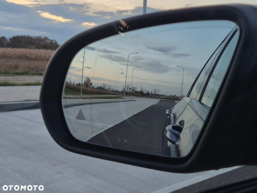 Mercedes-Benz Klasa C 220 d 4Matic T 9G-TRONIC AMG Line - 37