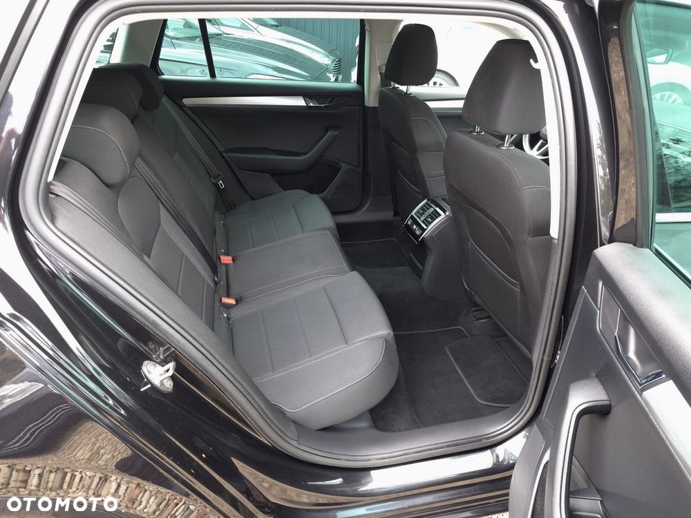 Skoda Superb 2.0 TDI Style DSG - 9