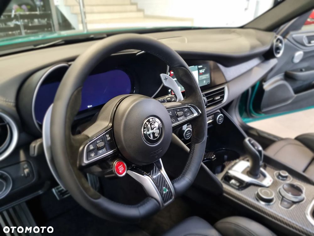 Alfa Romeo Giulia 2.9 V6 Bi-Turbo AT8 Quadrifoglio - 11