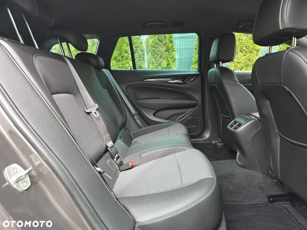 Opel Insignia - 18