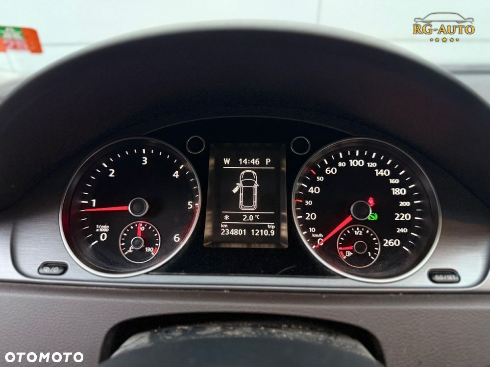 Volkswagen Passat - 16