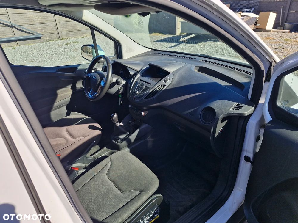 Ford Transit courier - 12