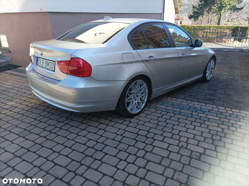 BMW Seria 3 320d DPF Efficient Dynamics Edition - 13