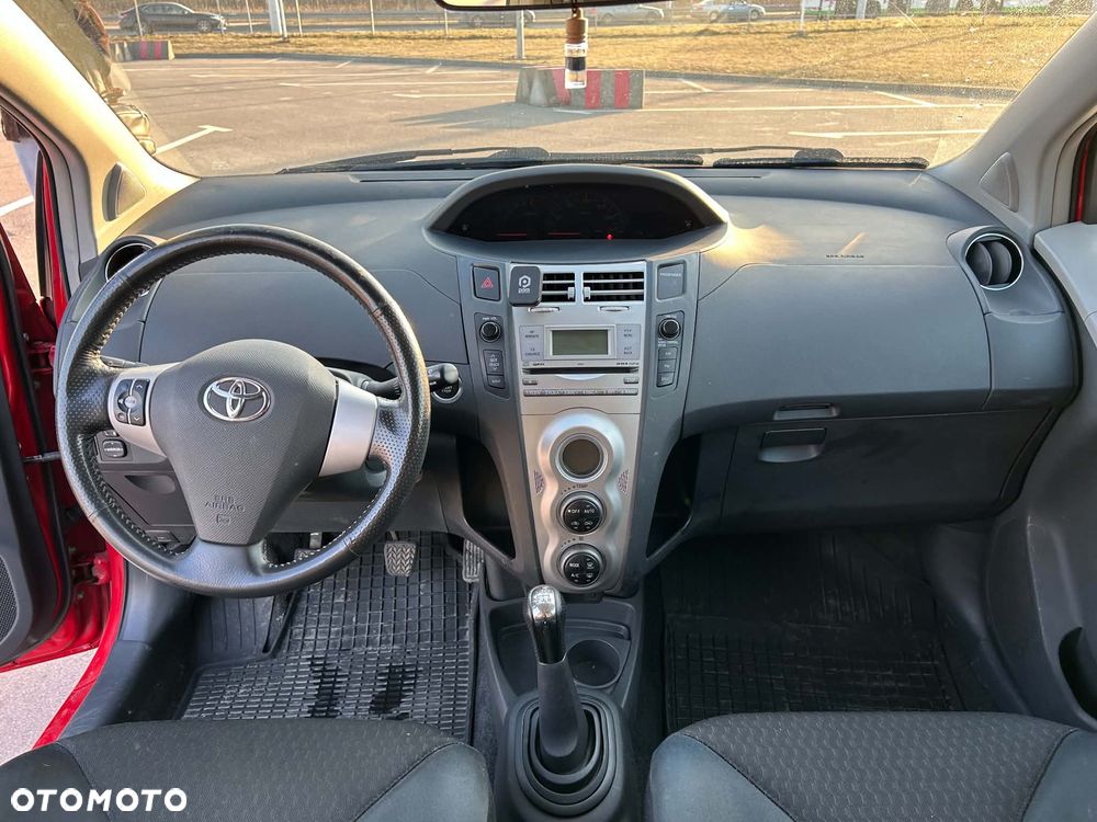 Toyota Yaris 1.8 VVT-i TS - 8