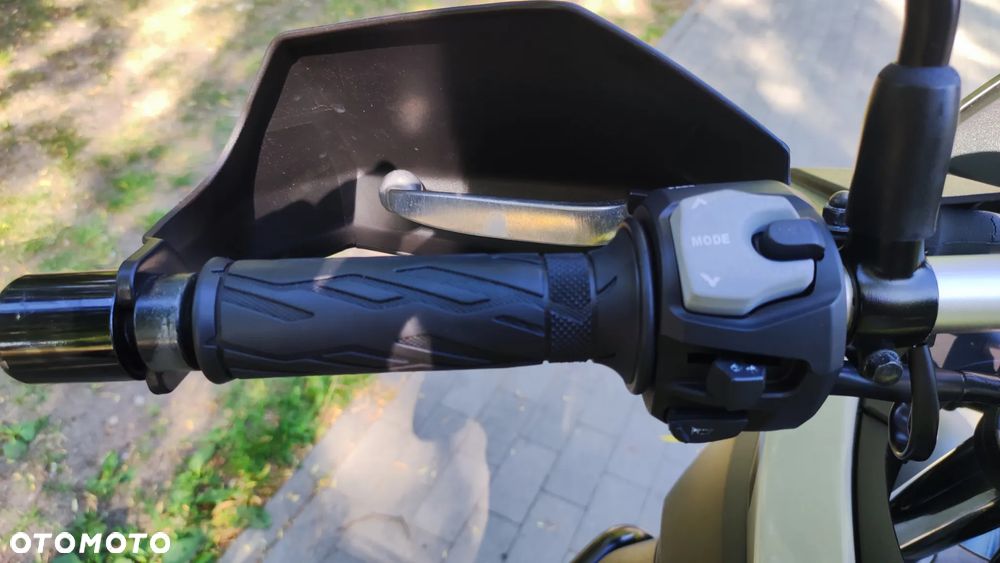 Suzuki V-STROM - 24
