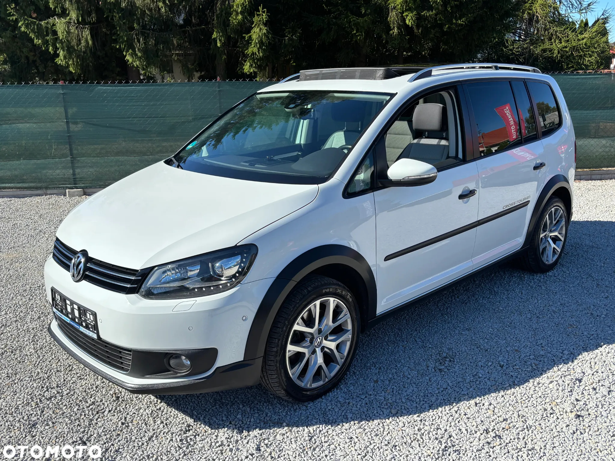 Volkswagen Touran 2.0 TDI DPF DSG Cross - 11