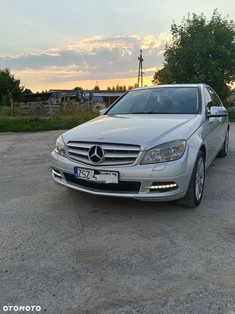 Mercedes-Benz Klasa C 180 CGI Automatik BlueEFFICIENCY Avantgarde - 1