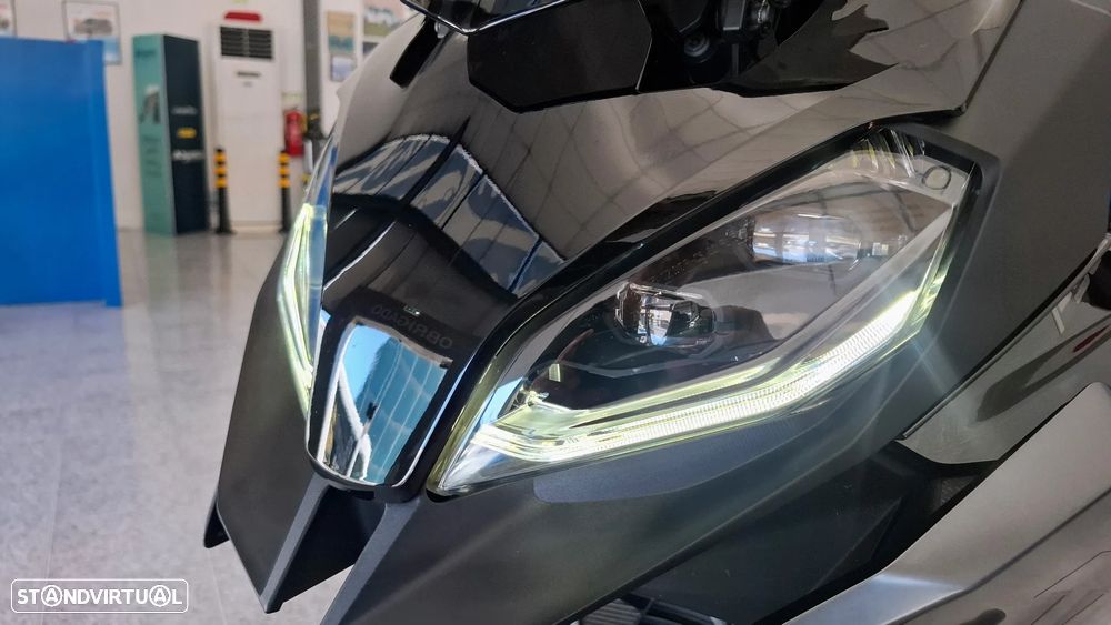BMW F 900 XR Triple Black - 25