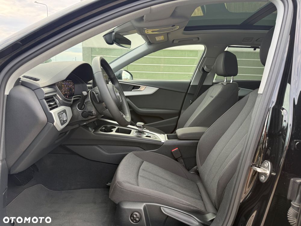 Audi A4 Avant 35 TFSI S tronic design - 24