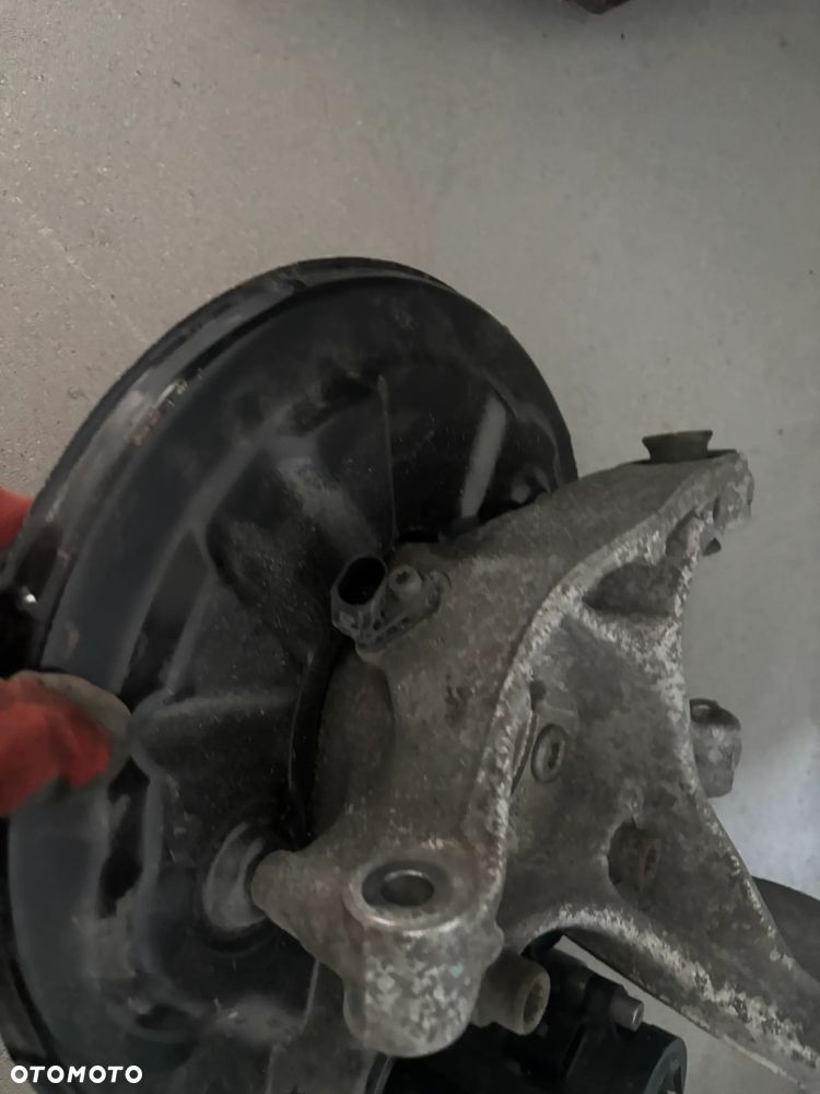 Zwrotnica piasta zacisk tył Skoda Kodiaq tiguan tarraco kompletne 2x4 - 3