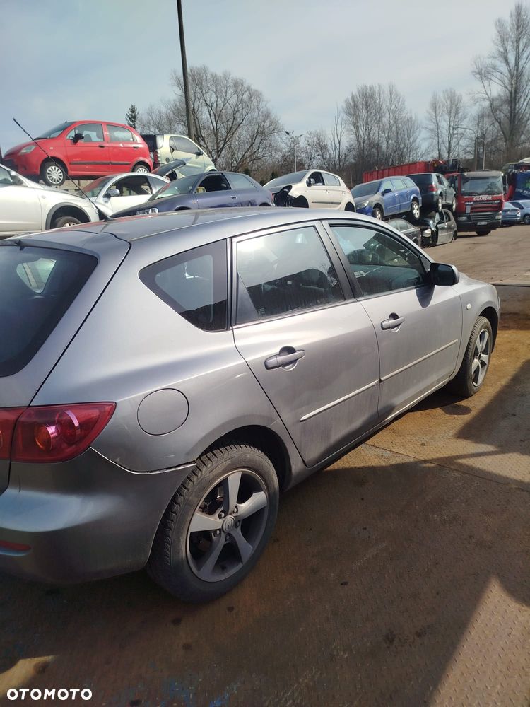 Mazda 3 na części - 9