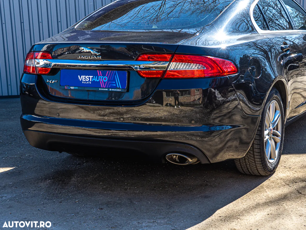 Jaguar XF 2.2D - 36