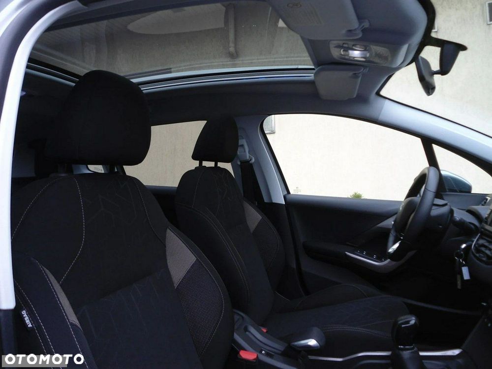 Peugeot 2008 1.6 e-HDi Allure S&S - 25