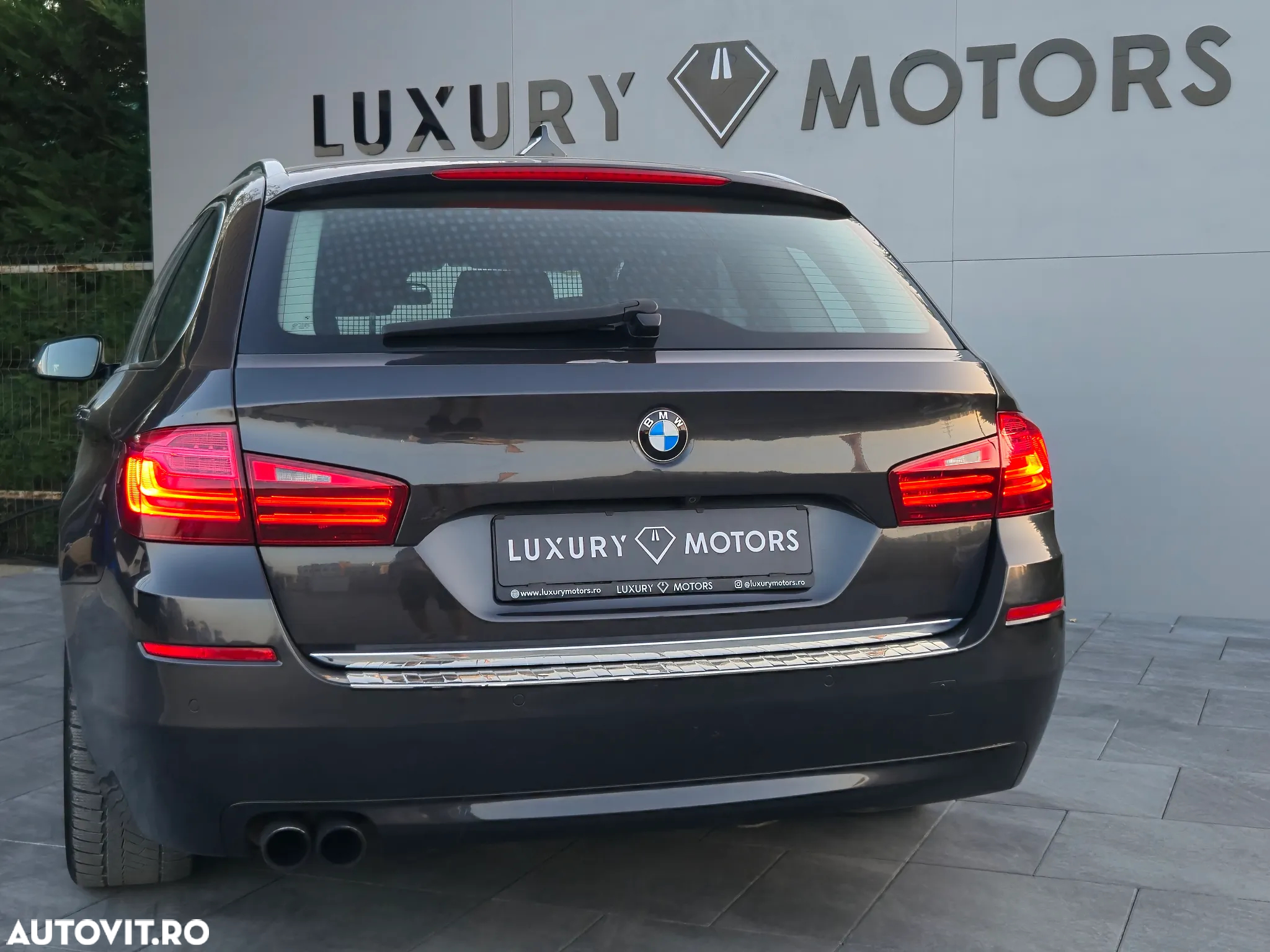 BMW Seria 5 525d Touring Sport-Aut. - 39