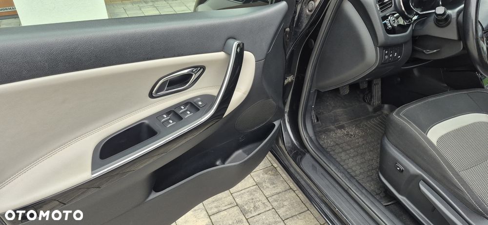 Kia Ceed - 11