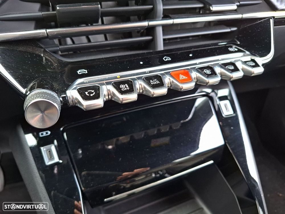 Peugeot e-2008 50 kWh Allure - 22