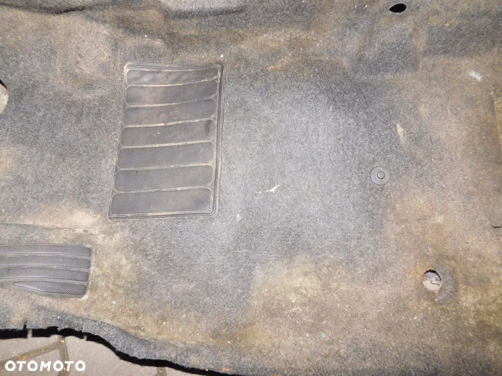 dywan podłoga wnętrza NISSAN NOTE E11 - 2