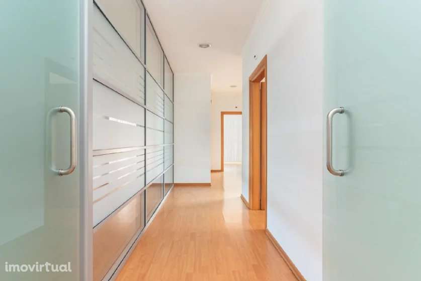 AMPLO ESCRITORIO COM ESTACIONAMENTOS - Grande imagem: 3/27