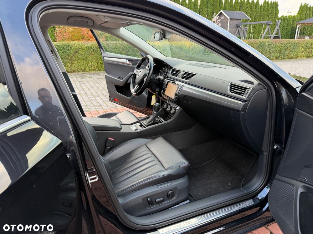 Skoda Superb 2.0 TDI DSG Sportline - 21