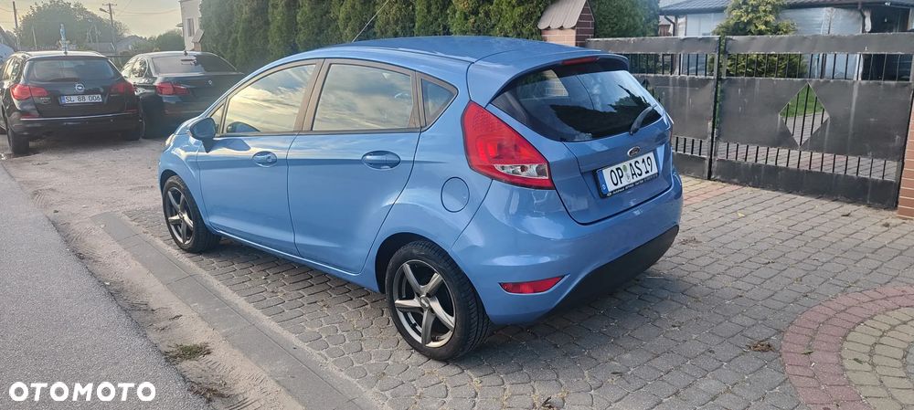 Ford Fiesta 1.25 Ambiente - 2