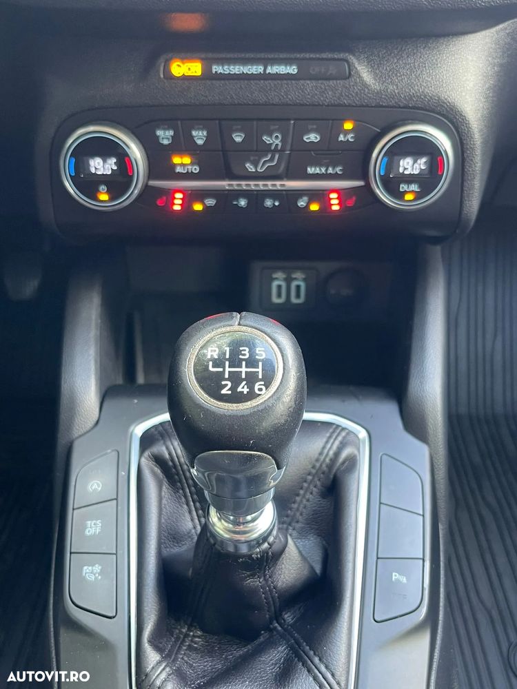 Ford Focus 1.5 EcoBlue Connected - 6