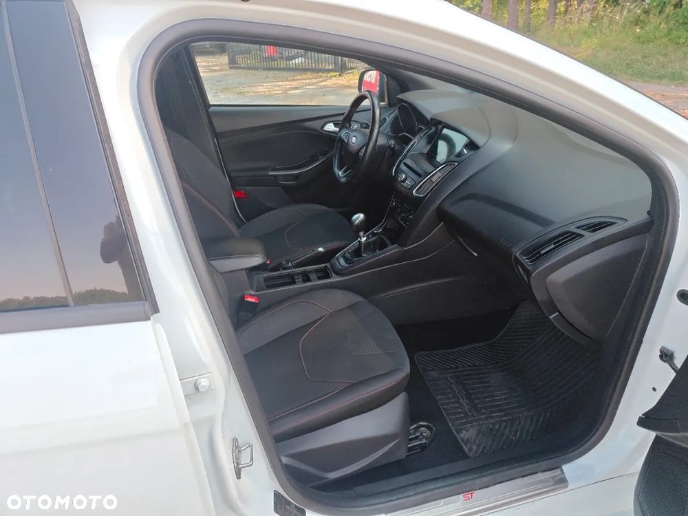 Ford Focus 1.0 EcoBoost ST-Line - 10